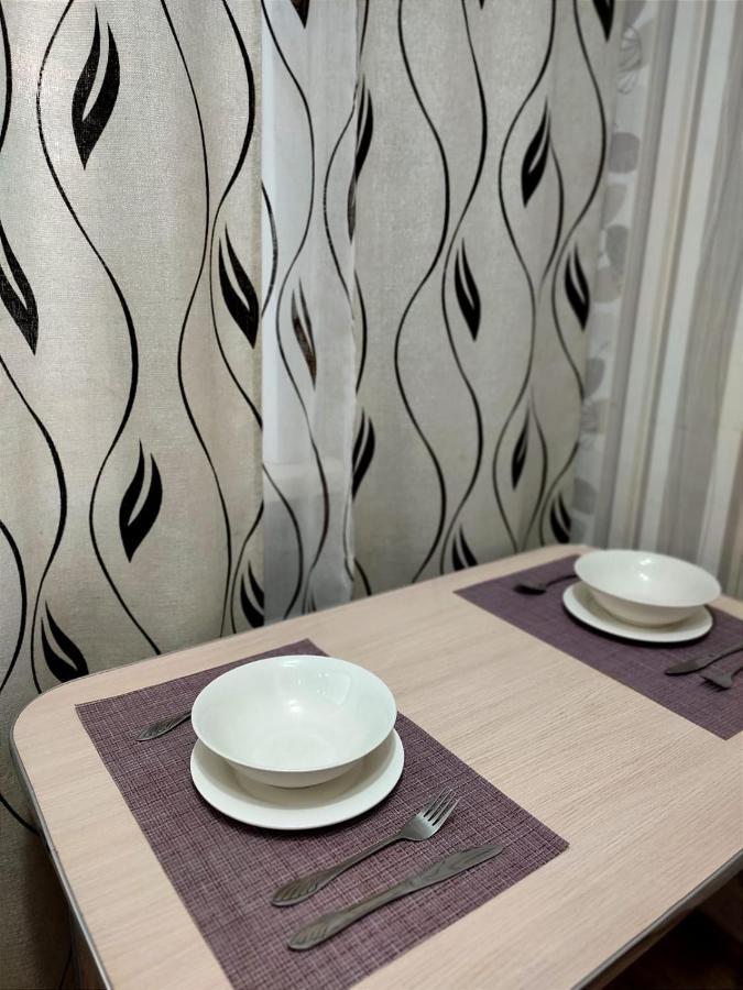 Стандарт Апартаменты Ул.Урицкого 74 Pavlodar Buitenkant foto